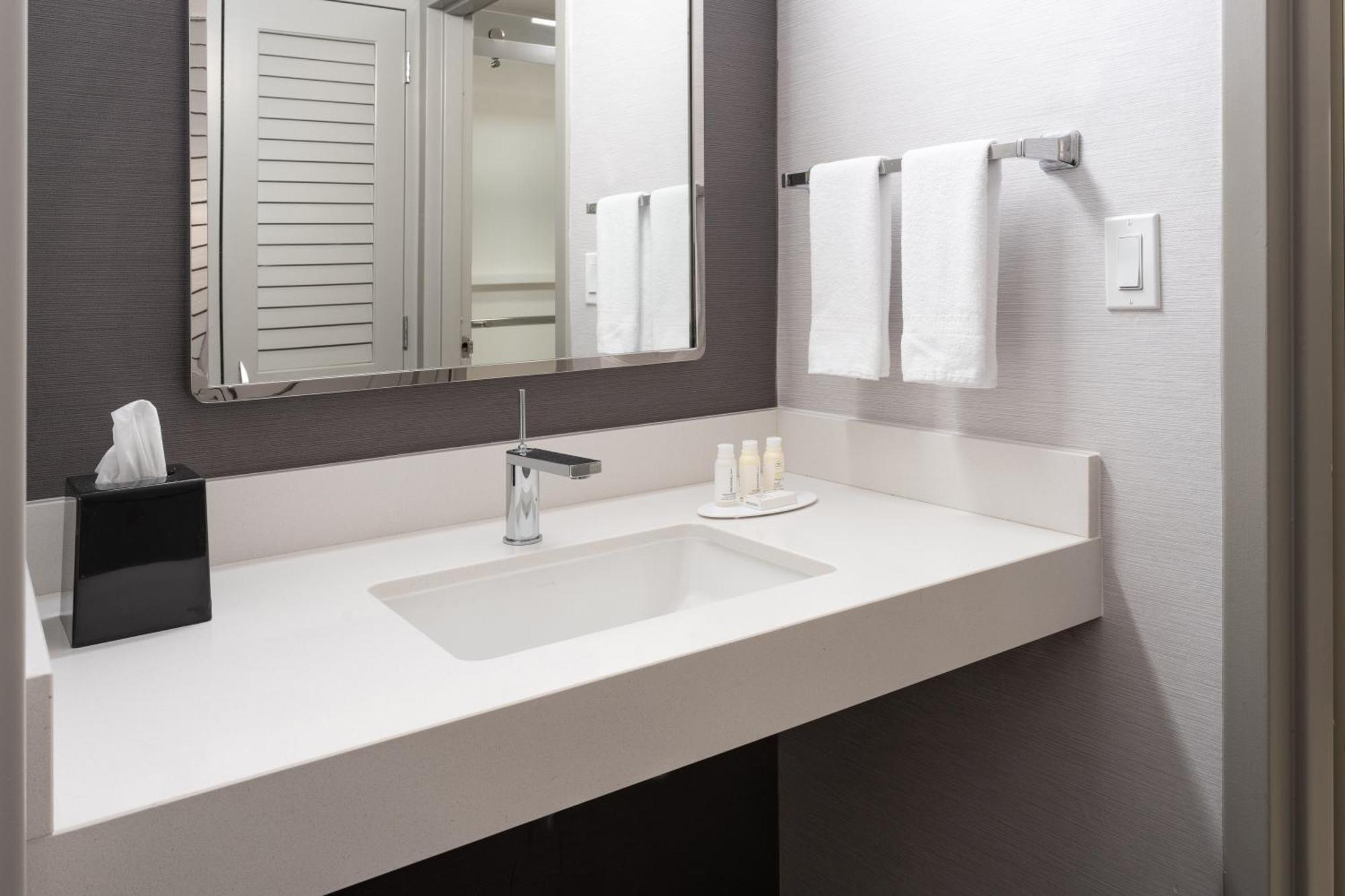 Courtyard By Marriott West Palm Beach Bagian luar foto