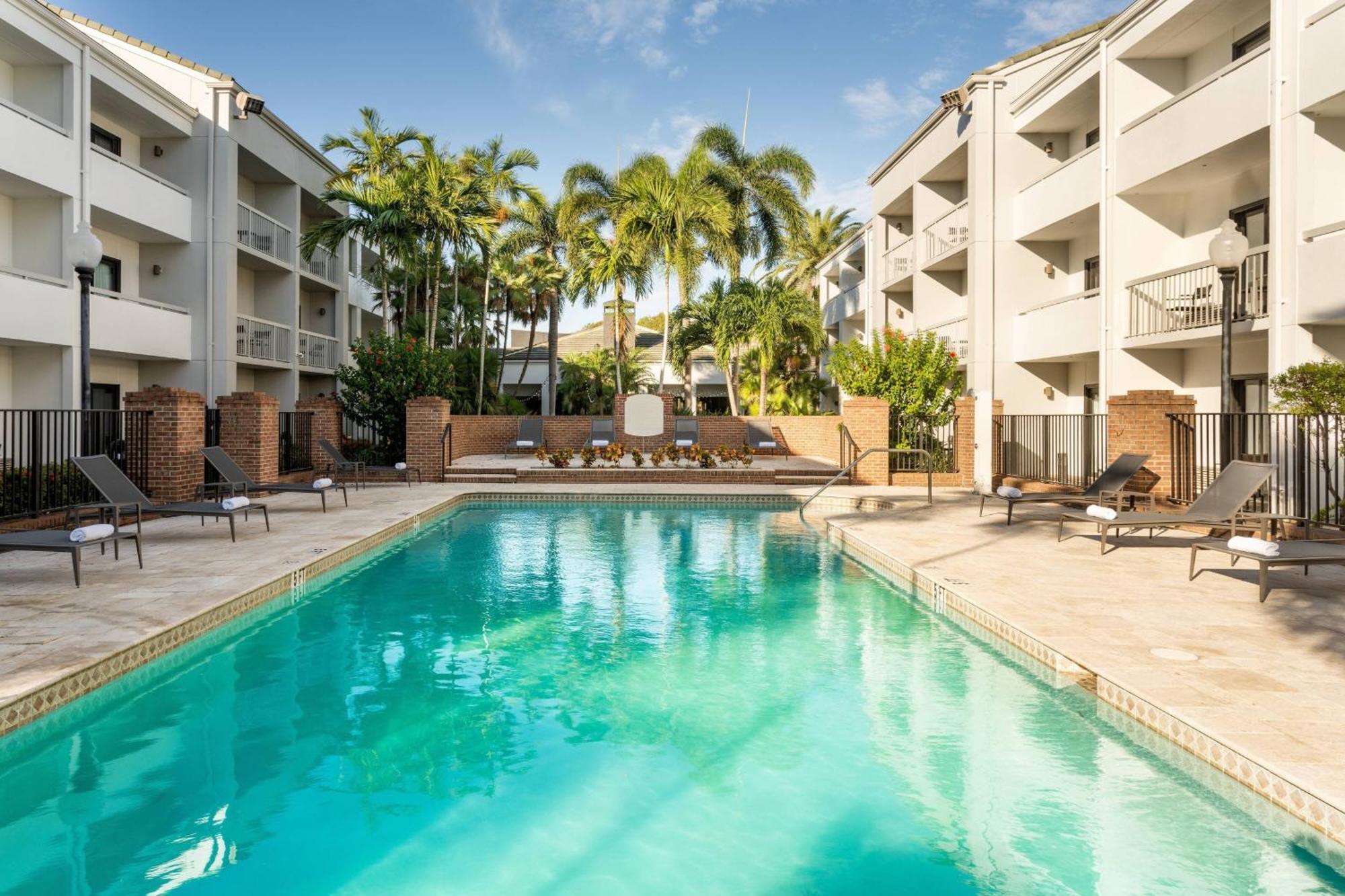 Courtyard By Marriott West Palm Beach Bagian luar foto