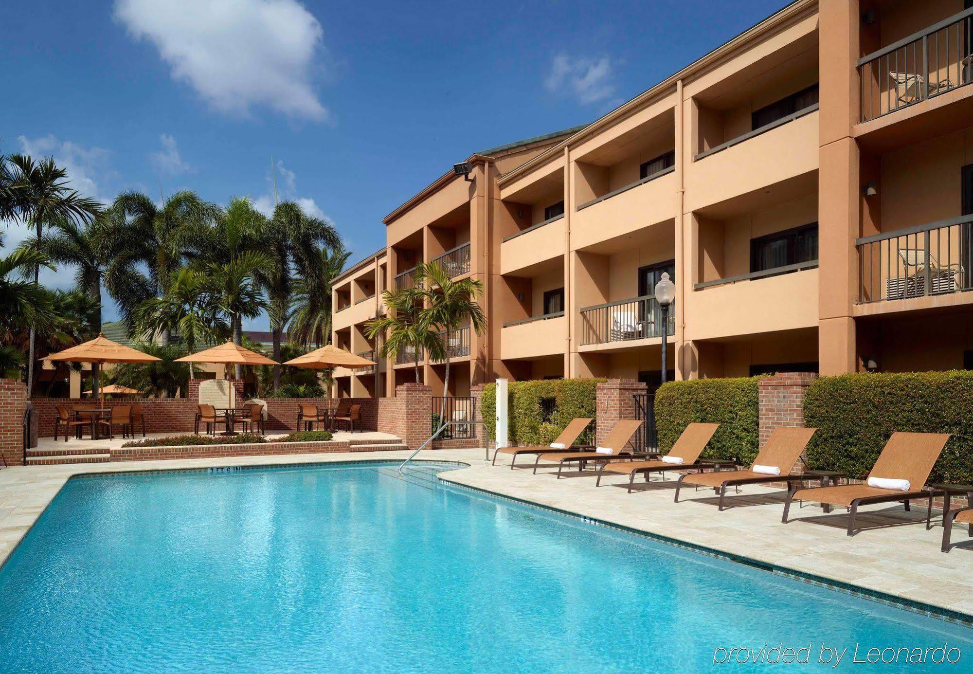 Courtyard By Marriott West Palm Beach Bagian luar foto