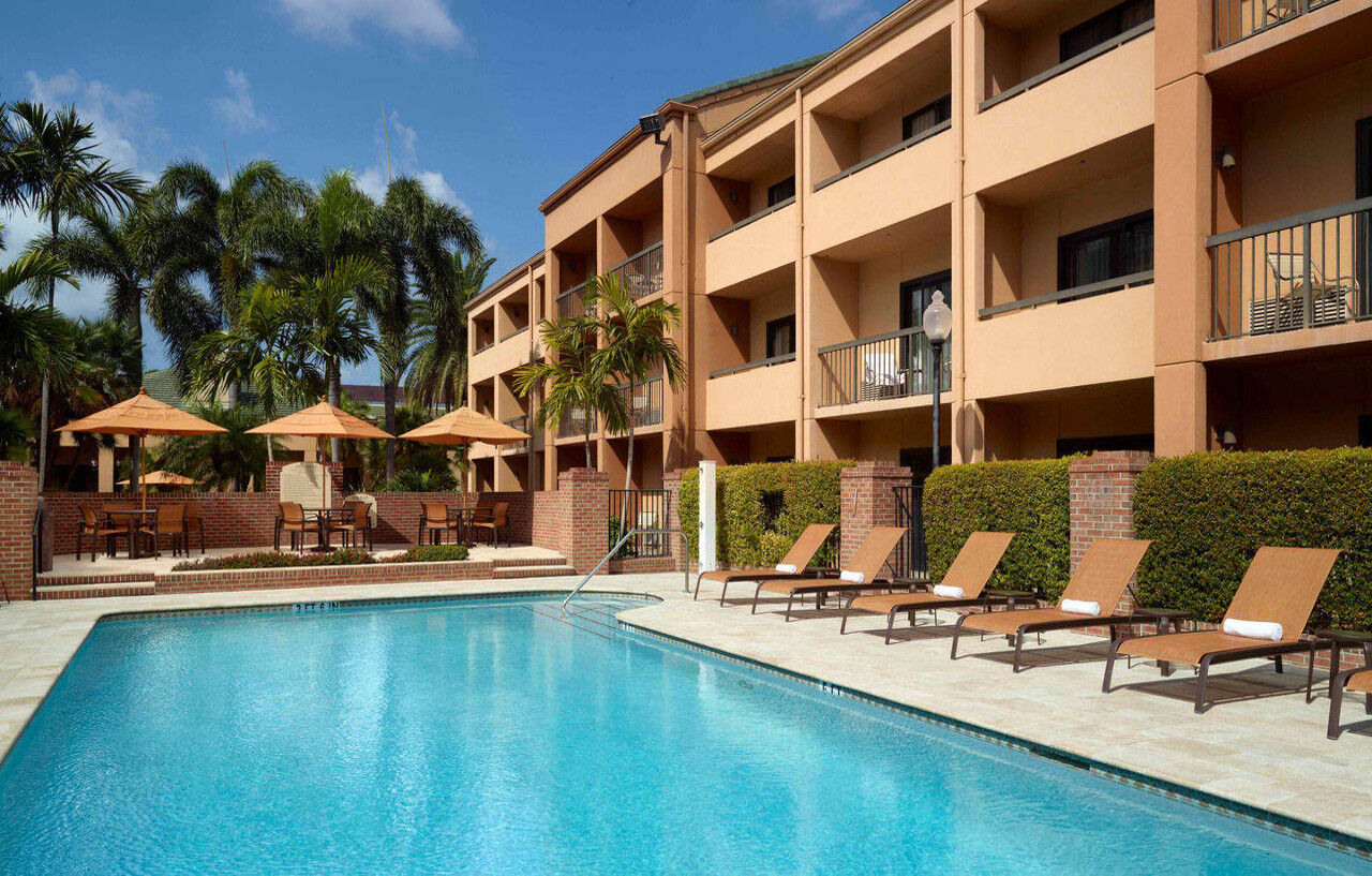 Courtyard By Marriott West Palm Beach Bagian luar foto